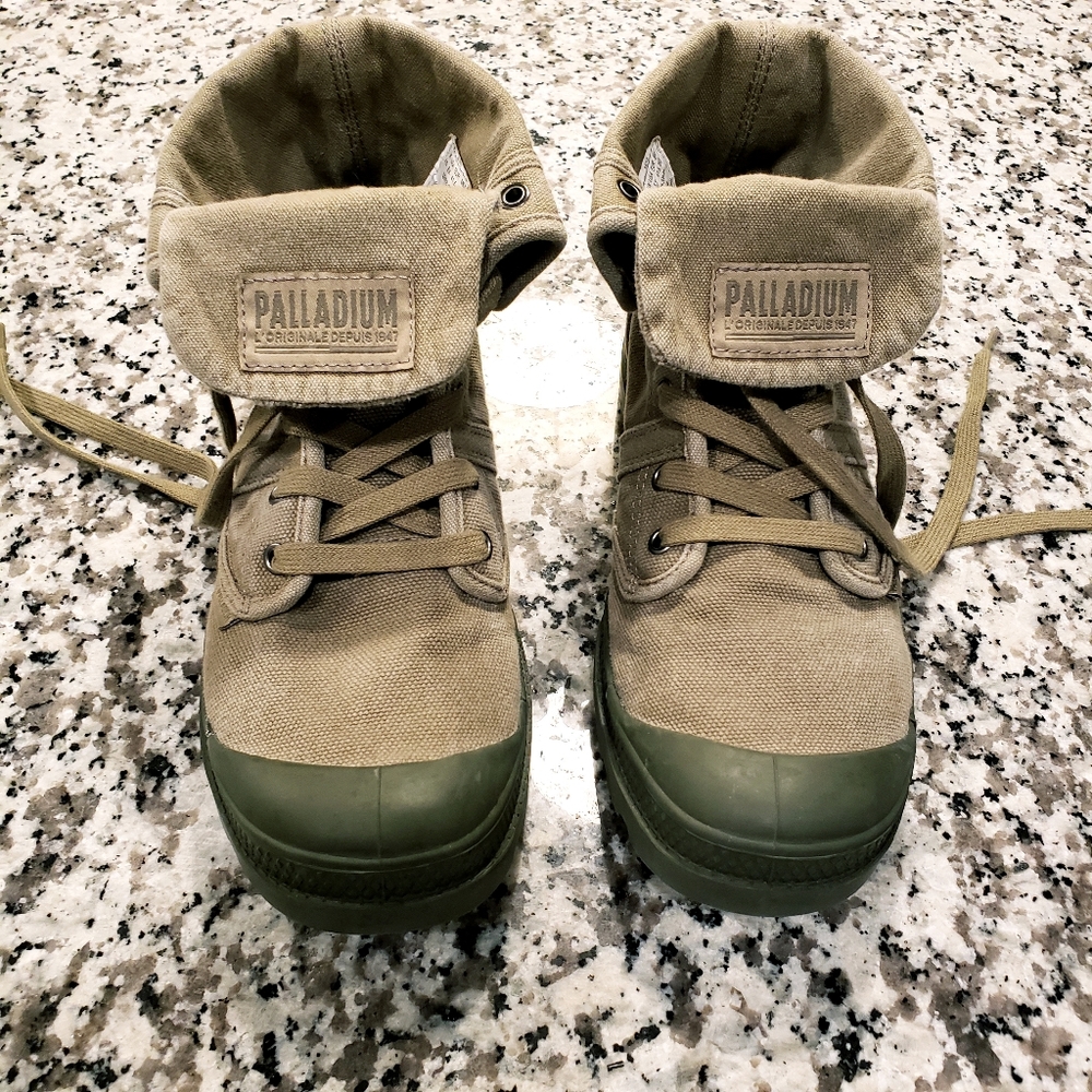 Palladium men boots (8.5)